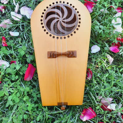 Georgian folk music instrument Panduri | String instrument Panduri | ფანდური | Fanduri image 4