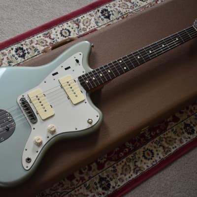 2000 Fender Yamano American Vintage ’62 Jazzmaster Reissue Ice Blue Metallic 1 of 50 w/HSC & Paperwork, AVRI image 9