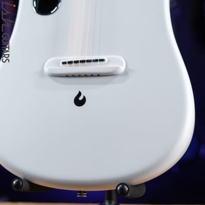 Lava Music Lava Me 3 Smart Acoustic Guitar 36” White w/ Space Bag image 7
