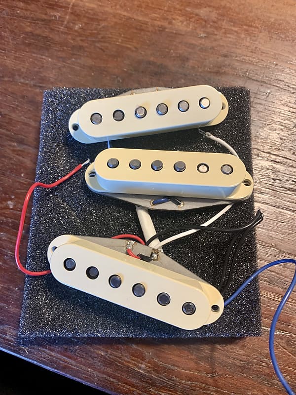 Fender Stratocaster V-Mod II Pickup Set Aged White