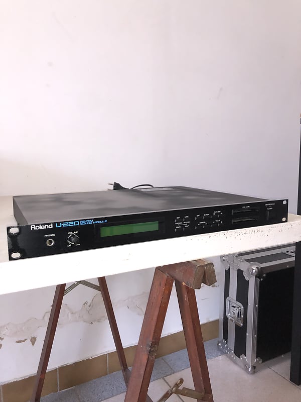 Roland U-220 RS-PCM Sound Module 1989 - 1992 - Black | Reverb