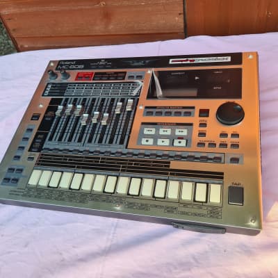 Roland MC-808 | Vintage Synth Explorer