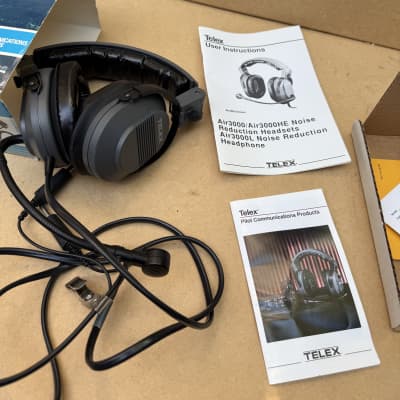 Telex Aviation noise reduction headset headphones microphone set / pilot image 2