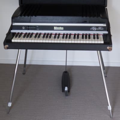 Rhodes Mark II 54 note stage piano image 2