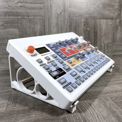 30º Stand for ELEKTRON Model Samples / Cycles desktop modules - DWL - Color WHITE - by KZcraftworks - USA
