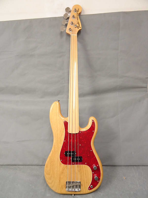 RARE!! Non Catalog!! 2004-2006 Fender Japan PB70-84US/FL Fretless Natural