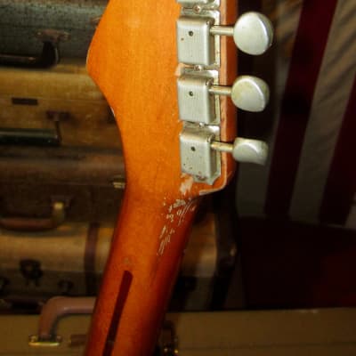 1982 Fender '57 Re-Issue American Vintage Stratocaster (1957 reissue) Sunburst image 4