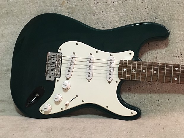 Squier Stratocaster Standard Series Dark Green Finish