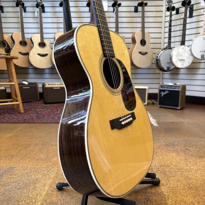 Martin 000-28 Standard Series Sitka Spruce/East Indian Rosewood Acoustic Guitar w/Hard Case image 2