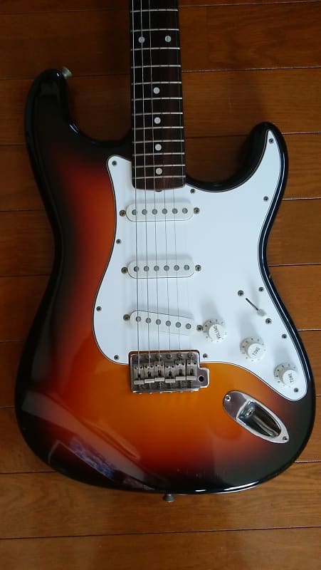 1992 Fender Japan Squier Silver Series Stratocaster