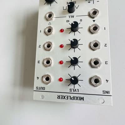 Toppobrillo Mixiplexer Eurorack Interpolating Scanner Mixer image 3