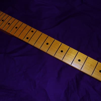 THIN 21 Medium Fret Closet Classic 9.5 C  Stratocaster Allparts Fender Licensed vintage maple neck image 4