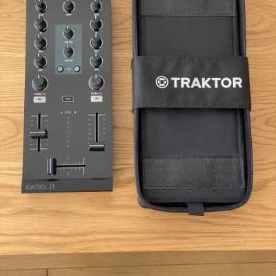 TRAKTOR KONTROL X1+Z1/純正ケース1個 TRAKTOR KONTROL X1+Z1/純正ケース1個 TRAKTOR KONTROL X1+Z1