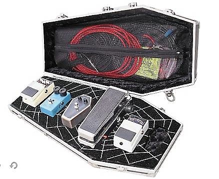 Coffin store case pedalboard