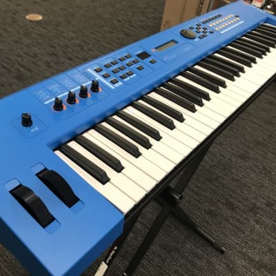 Yamaha MX61 61-key Production Station Yamaha MX61 61-Key Music