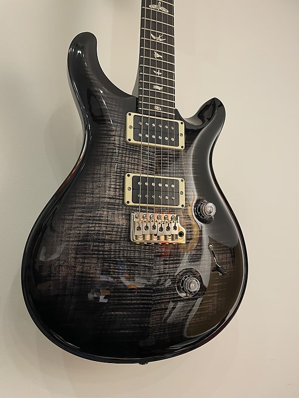PRS Custom 24 ブラック・グラデーション P.R.S. SE Custom 24 Quilt (Black Gold Burst) ｜イケベ楽器店