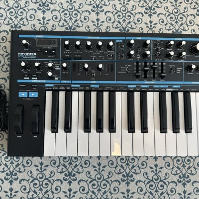 Novation Bass Station II 25-Key Monophonic Synthesizer 2013 - Present - Black
