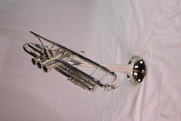 King Silver Flair Trumpet 2055TUB DIZZY BELL MINT DEMO MODEL