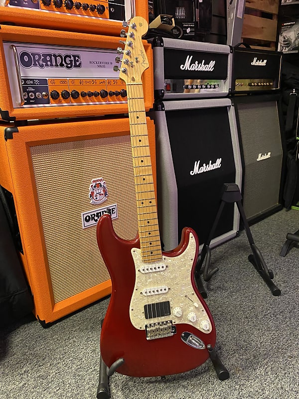 かつころ　Fender USA Highway One ストラト Fender Highway One Stratocaster Toronto, ON | Cask Music
