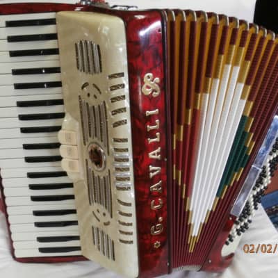 Vintage G. Cavalli 120 bass piano accordion 1970-1980 red and cream marble image 20