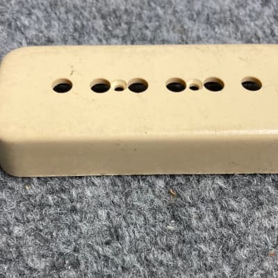 1970s Gibson White  P-90 Pickup Cover UC 452 B image 3