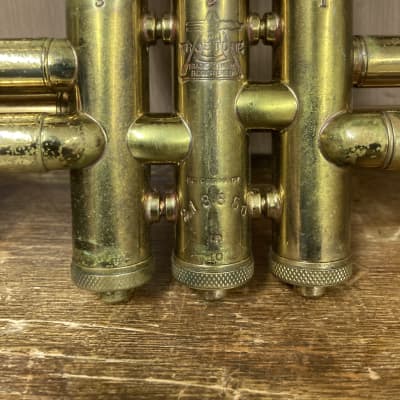 Vintage/Pre-owned Buescher TrueTone "Union Label" Series Trumpet w/ wood case image 4