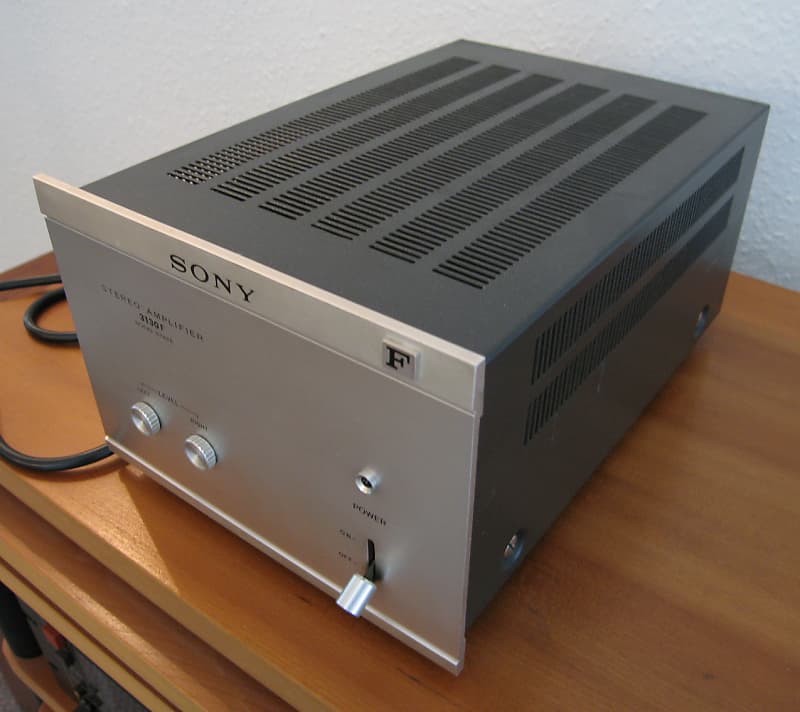 SONY TA-3130F Power Amplifier. 1971 Silver/Black