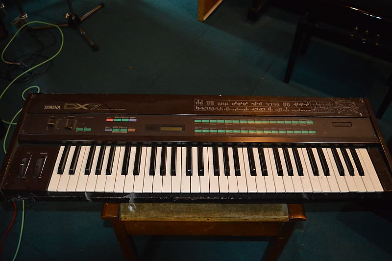 Yamaha DX7 Programmable Algorithm Synthesizer 1983 - 1987 - Black image 1