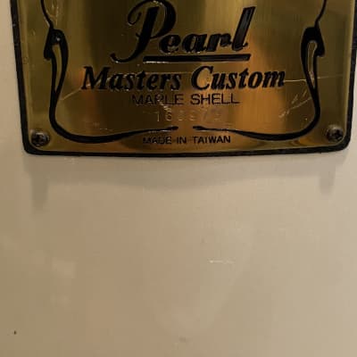Pearl Masters Custom Mapel  1980’s  Off white image 2