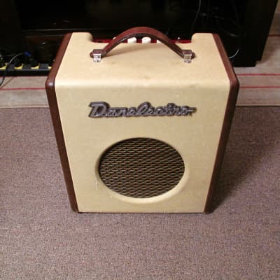 Danelectro Nifty Seventy N70 Bass Guitar Amplifier image 9