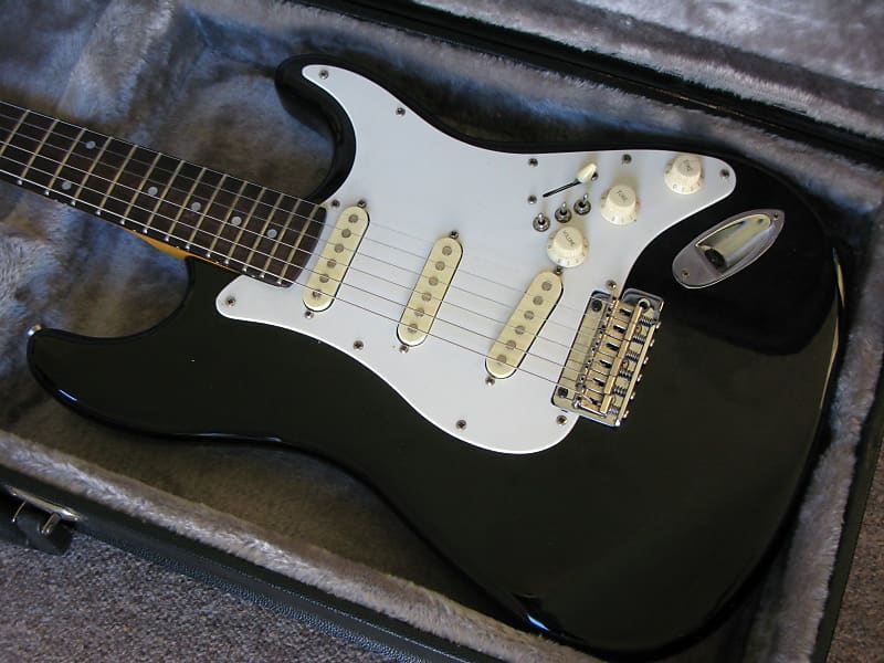 Hurricane by Morris Stratocaster from the '80s Gloss Black