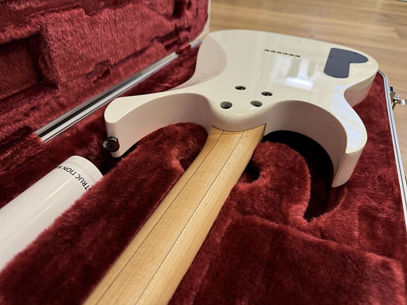 専用　PGM301 Paul Gilbert Signature Ibanez PGM301 Paul Gilbert signature guitar – review | Lone