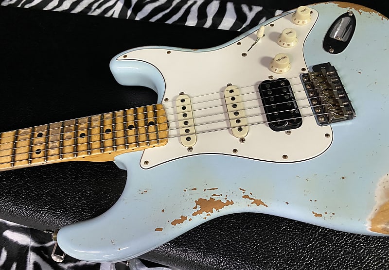 NEW ! 2023 Fender Custom Shop 69 Heavy Relic Stratocaster HSS - Handwound  PU's - Authorized Dealer - Aged Sonic Blue - Only 7.6 lbs - G01159