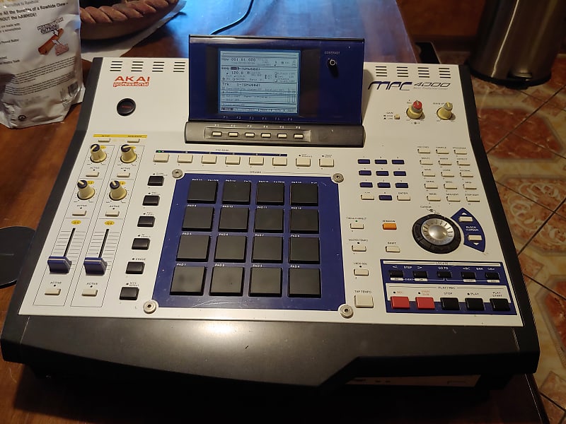 Akai MPC4000 Music Production Center | Reverb