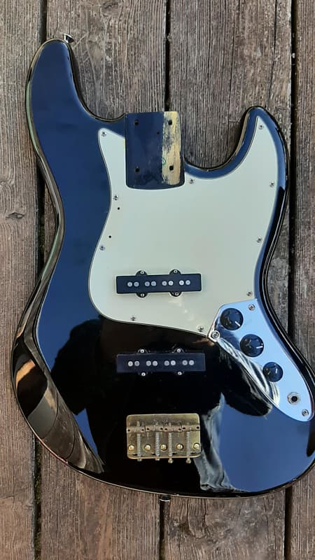 Jazz Bass Body Fender type 1980 present - Black image 1