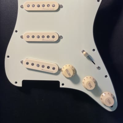 Fender Stratocaster Loaded Pickguard Vintage Noiseless Mint Grn 3Ply 11 Hole image 1