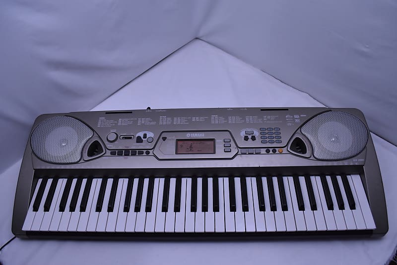 Yamaha EZ-250i Keyboard lighted keys SN 0012521 image 1
