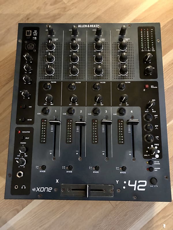 ALLEN & HEATH Xone 42 Z ALLEN & HEATH XONE 42 DJ MIXER-DUAL
