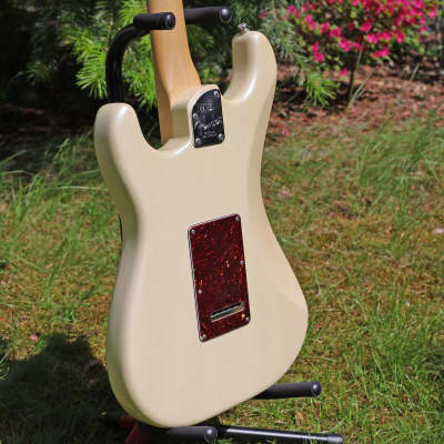 + Video Fender 2017 Stratocaster Ex Placebo American Elite Olympic Pearl Guitar + Case image 16