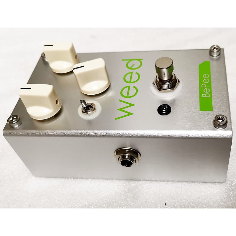 Weed BePee; dragonfly Bass pre-amp pedal