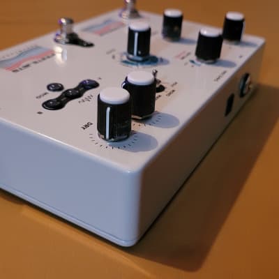 Hologram Electronics Infinite Jets Resynthesizer | Reverb Canada