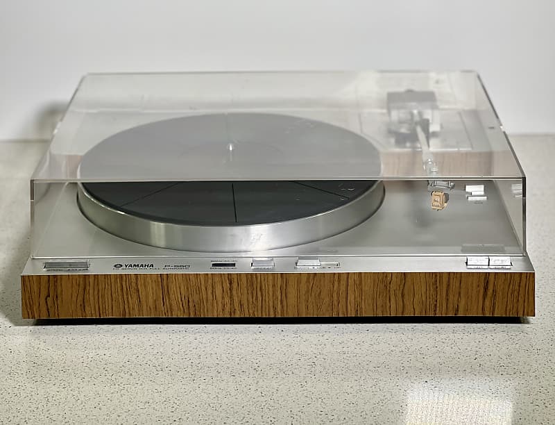 レコードプレーヤー　YAMAHA P-550 ストレートアーム Yamaha P-550 Full-Auto Direct Drive Turntable (1970's Vintage