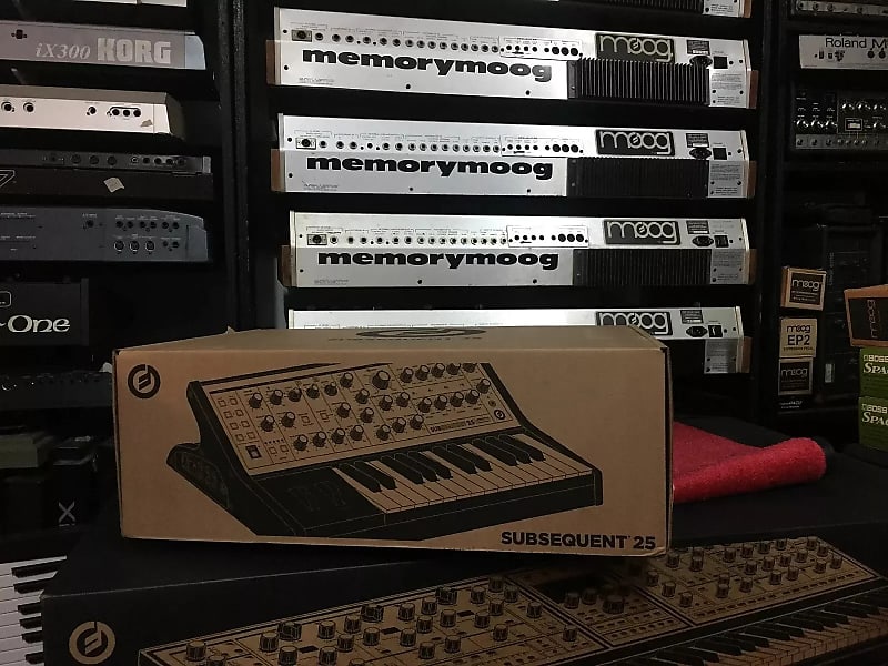 Moog Subsequent 25 Analog Synth | Reverb