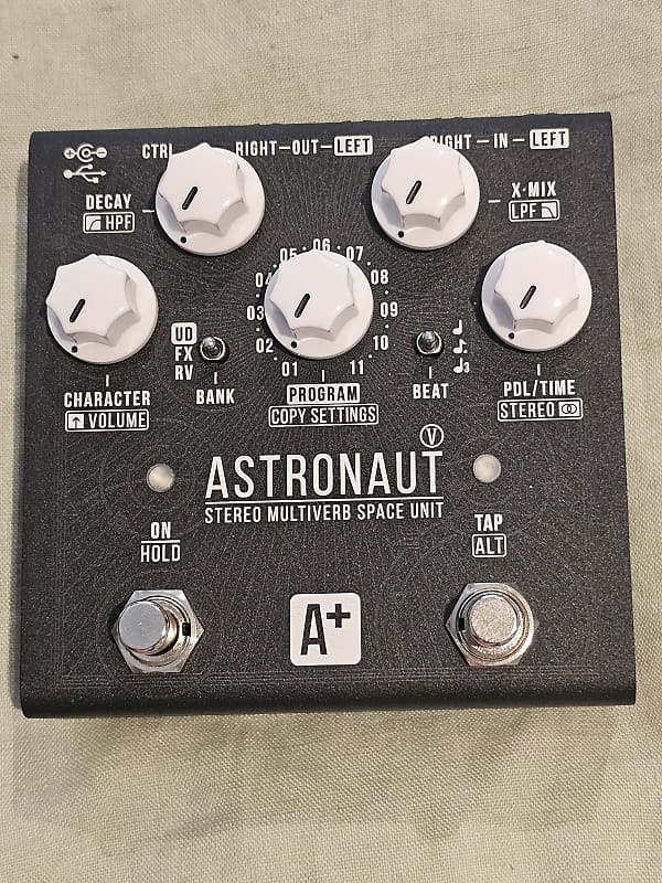 Shift Line Astronaut V