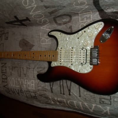 Fender US Lone Star Stratocaster with Maple Fretboard - 2000 - 3-Color Sunburst image 13