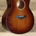 Taylor 2016 Mint 526ce Acoustic/Electric Guitar w/ Case and Factory Warranty