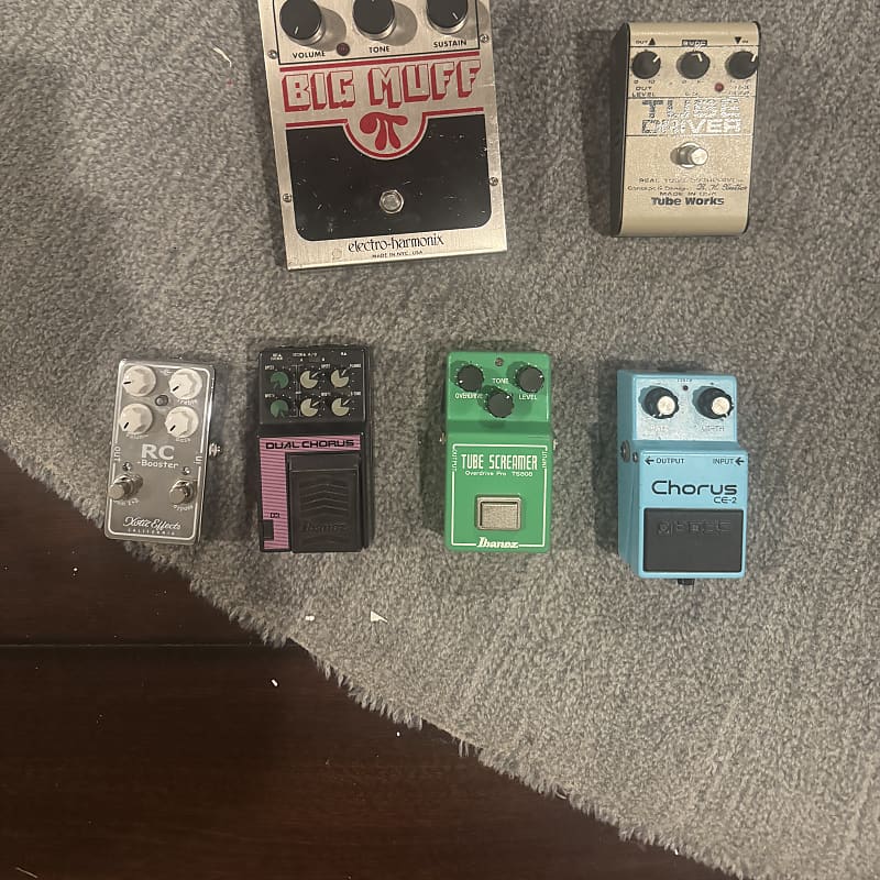 Boss CE-2