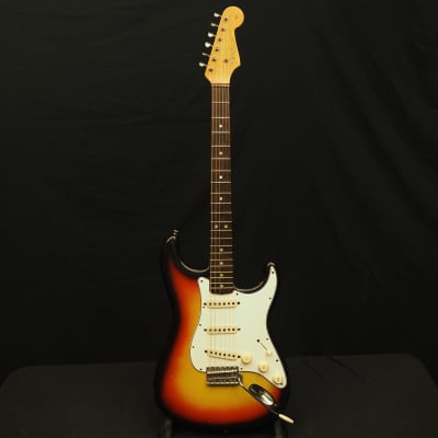 Fender Stratocaster 1965 - 3 Tone Sunburst image 2