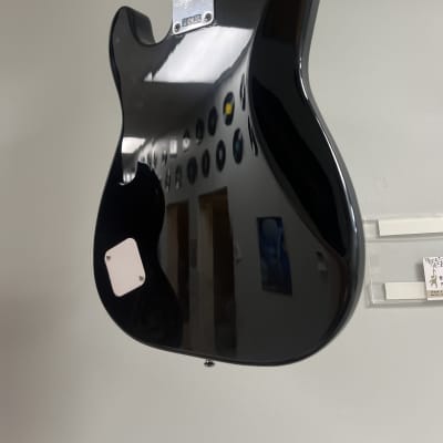 Squier Mini Stratocaster V2 with Laurel Fretboard 2018 - Present - Black image 4
