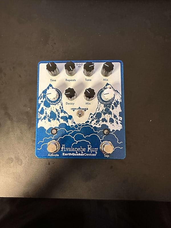 EarthQuaker Devices Avalanche Run Stereo Reverb & Delay with Tap Tempo V2